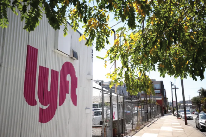 Side of a building with the Lyft logo